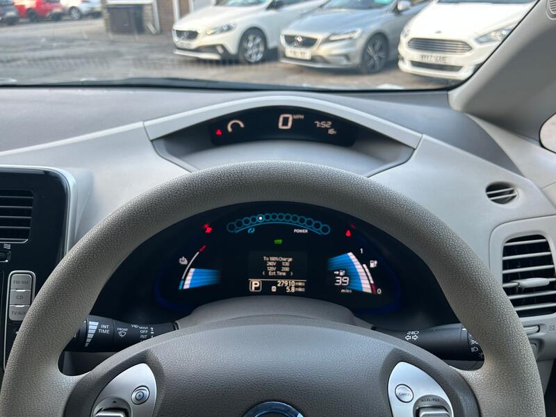 NISSAN LEAF