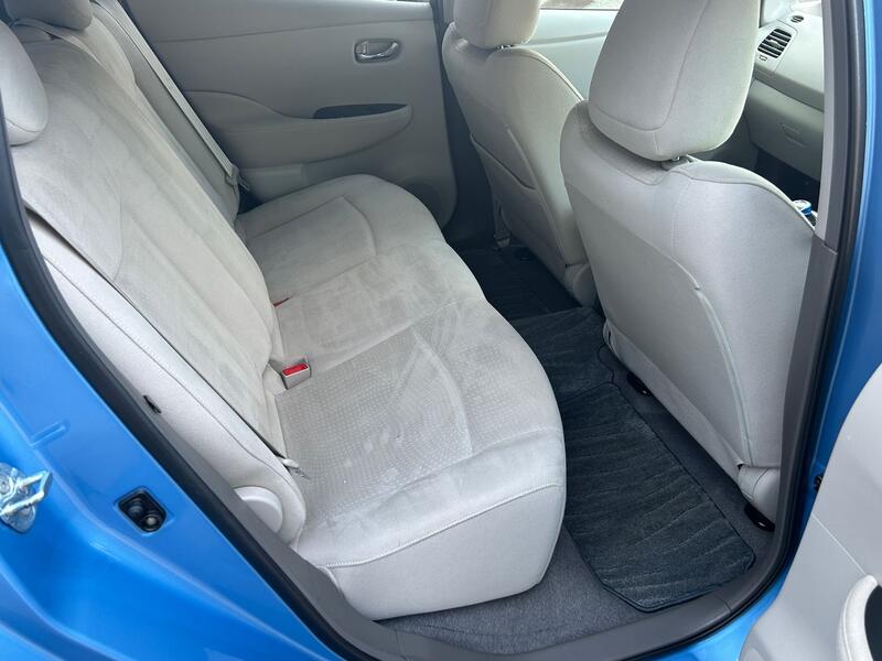 NISSAN LEAF