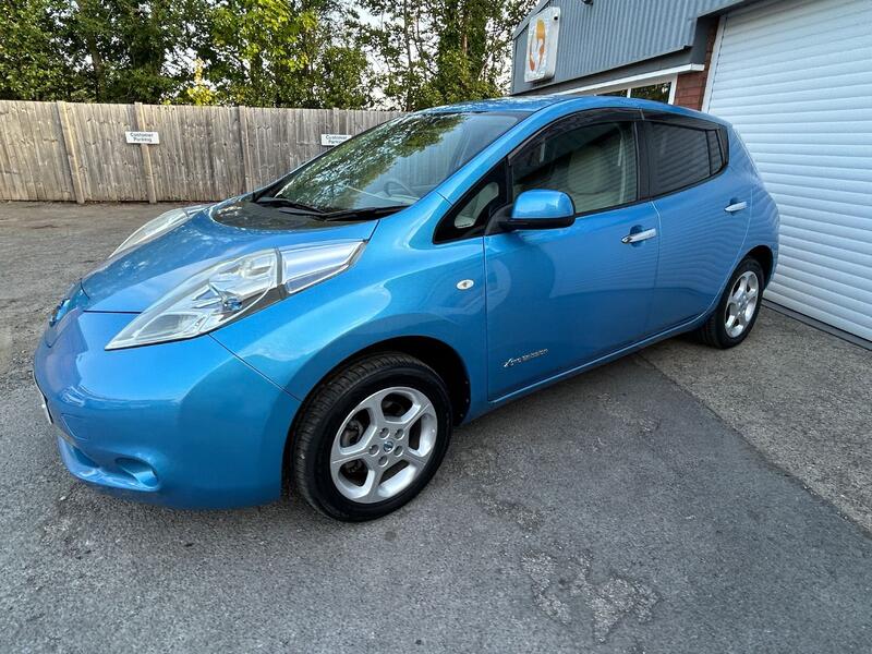 NISSAN LEAF