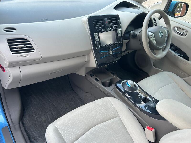 NISSAN LEAF