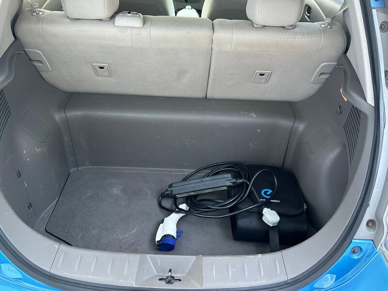NISSAN LEAF