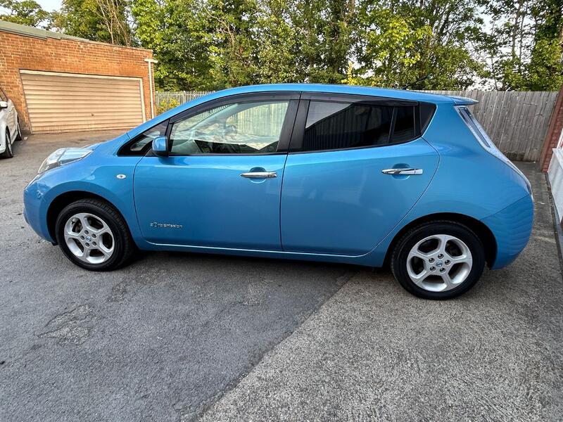 NISSAN LEAF