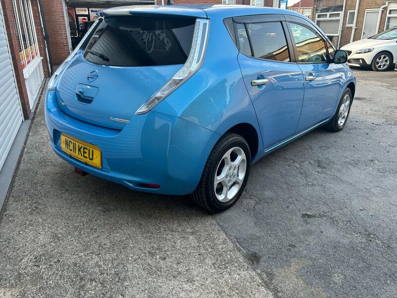 NISSAN LEAF