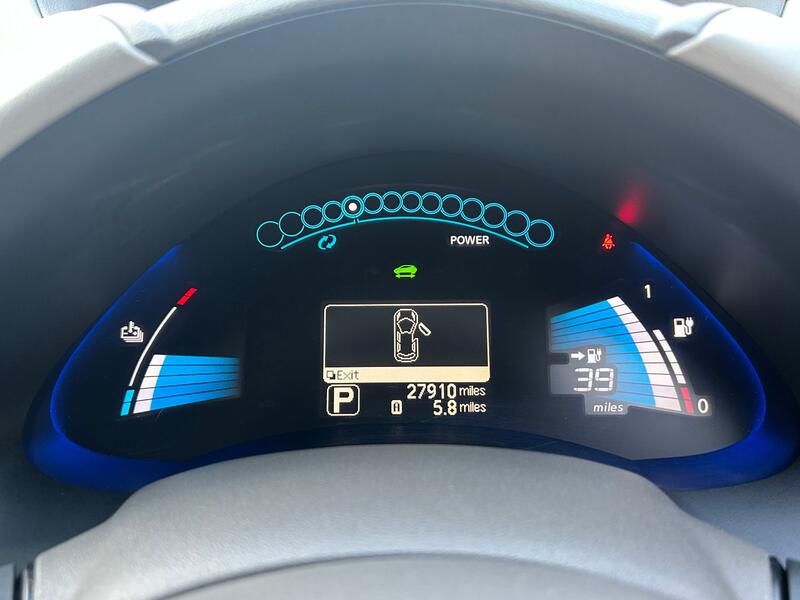 NISSAN LEAF