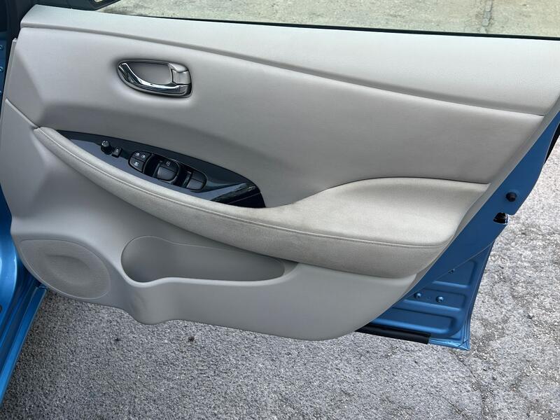 NISSAN LEAF
