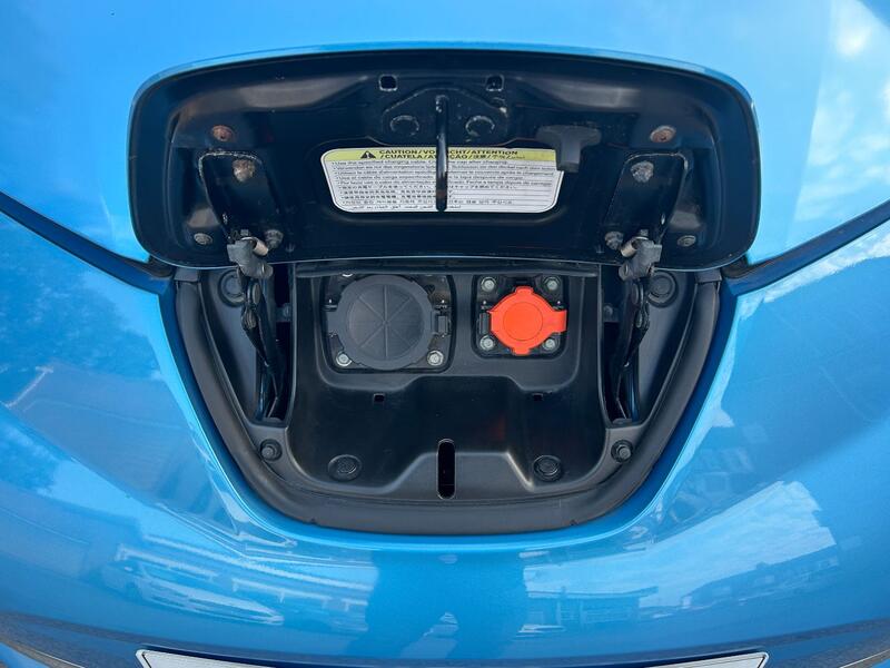 NISSAN LEAF
