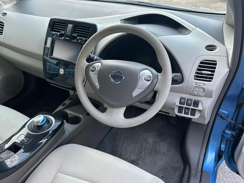 NISSAN LEAF