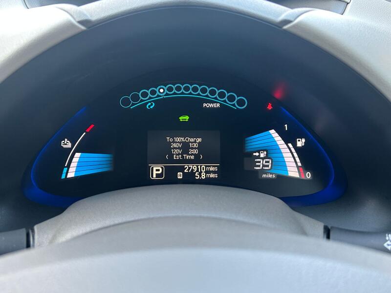 NISSAN LEAF