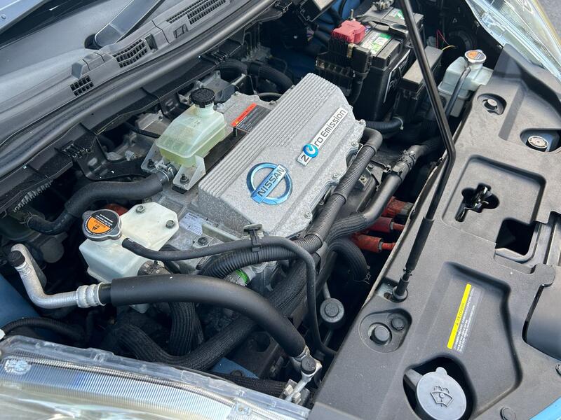 NISSAN LEAF