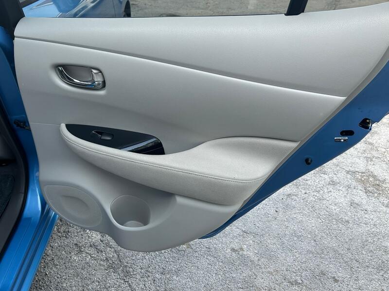 NISSAN LEAF